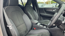 Volvo XC40 2.0 B4P Ultimate Dark 5dr Auto Petrol Estate